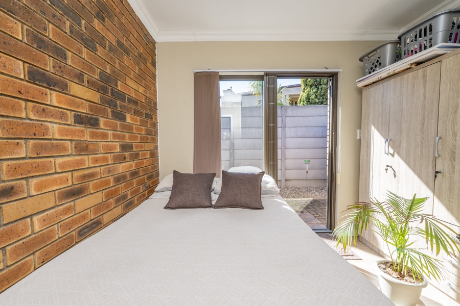 5 Bedroom Property for Sale in De Oude Spruit Western Cape
